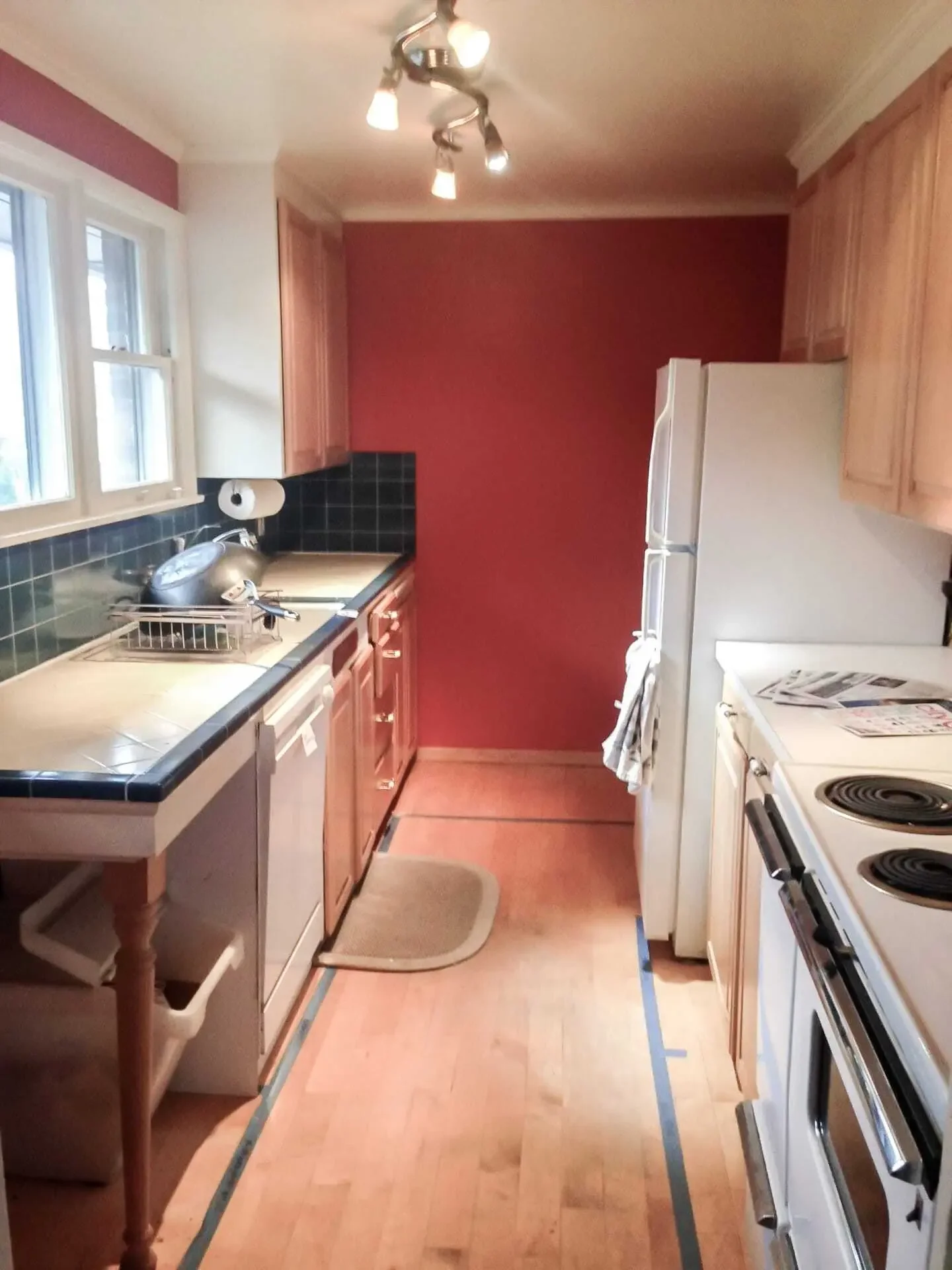 Original kitchen (before)