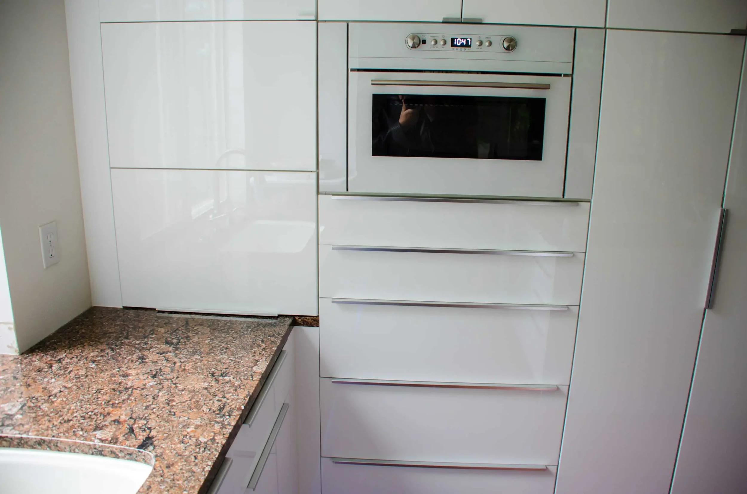 Blum Aventos parallel lift door (closed)